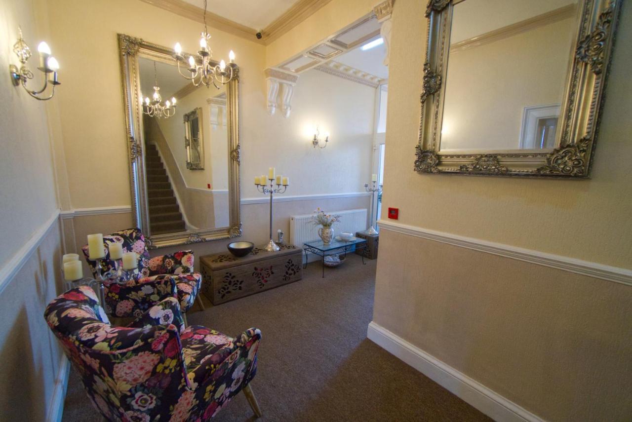 Glan Y Mor Hotel (Adults Only) Llandudno Bagian luar foto